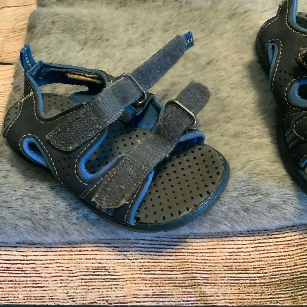 OshKosh B'gosh Velcro Strap Sandals Size 7